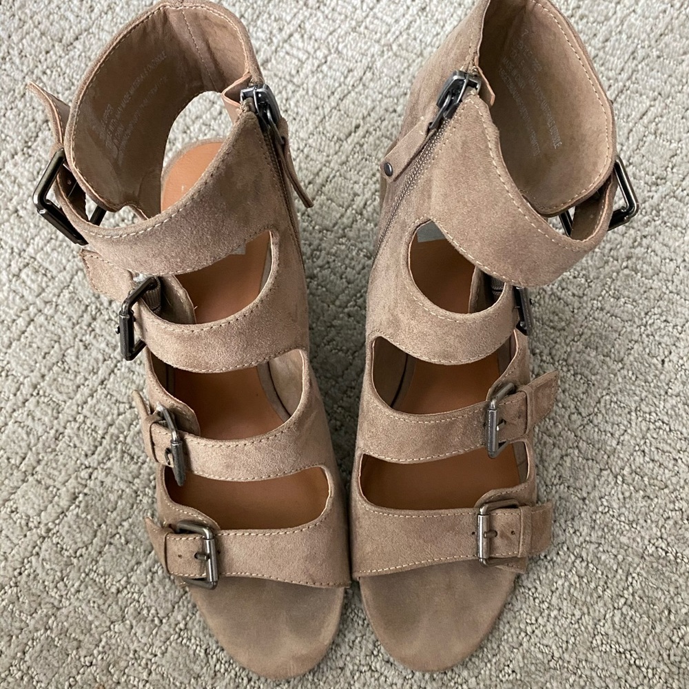 Hardly worn summer wedges!
